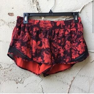 Lululemon Hotty Hot Short II 2.5" Carminetrue Red Black Size 10